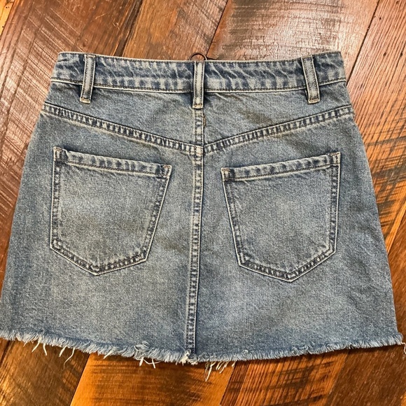 We The Free by Free People High Rise Denim Mini Skirt Zip Front Raw Hem Size 27 - Picture 3 of 7